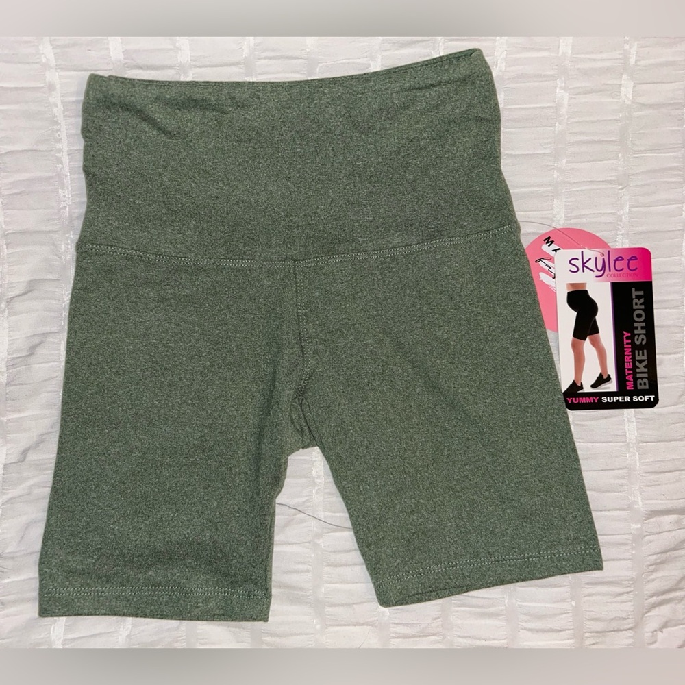 Green Skylee biker shorts!